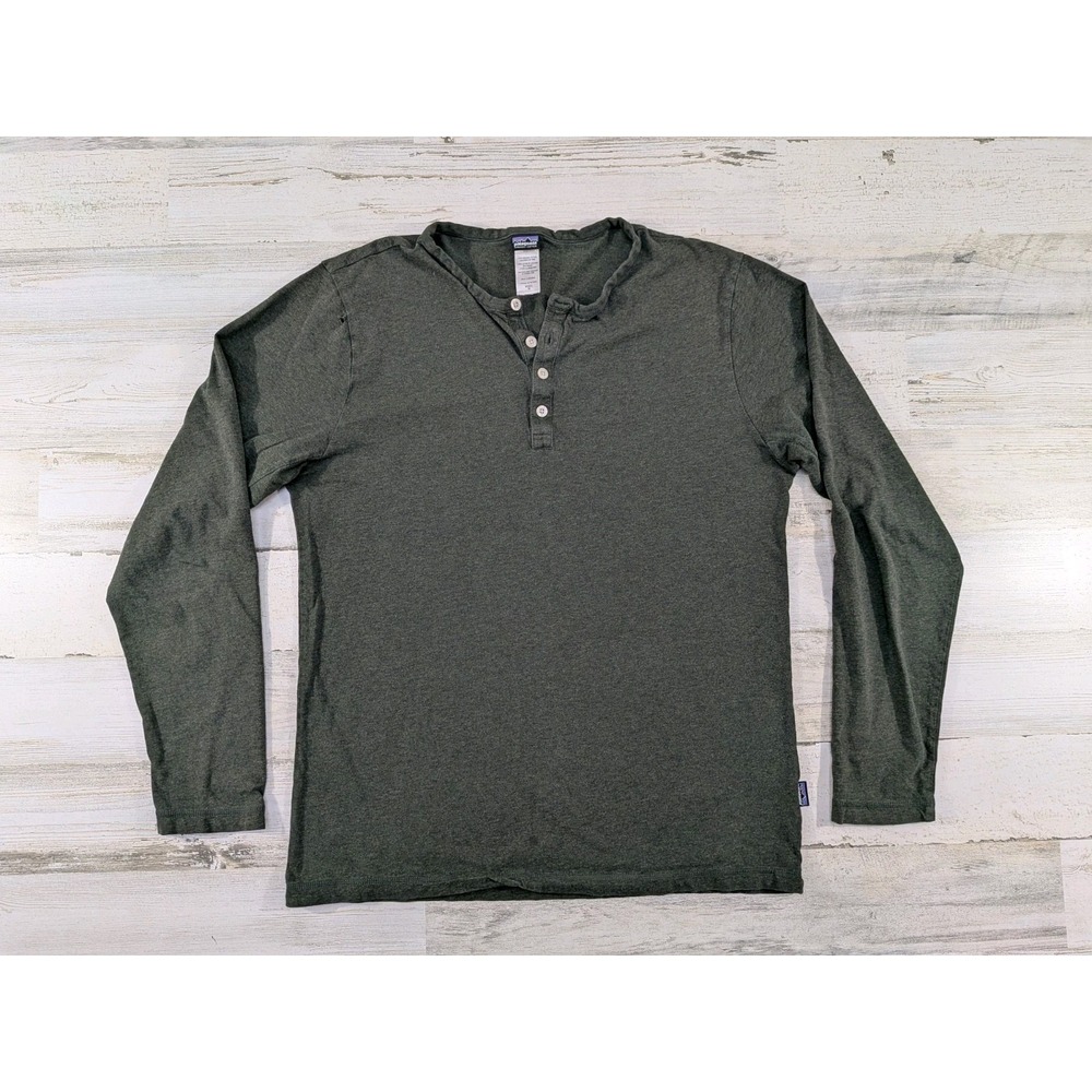 Patagonia Mens Daily Henley Shirt Dark Green Long Sleeve 52260 Size M Distressed